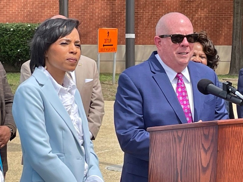 Angela Alsobrooks and Larry Hogan in 2022. They are now in a dead heat.