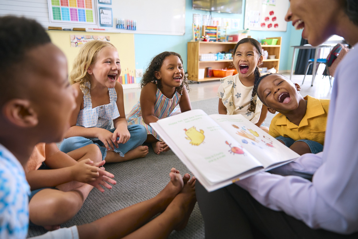 Kids reading